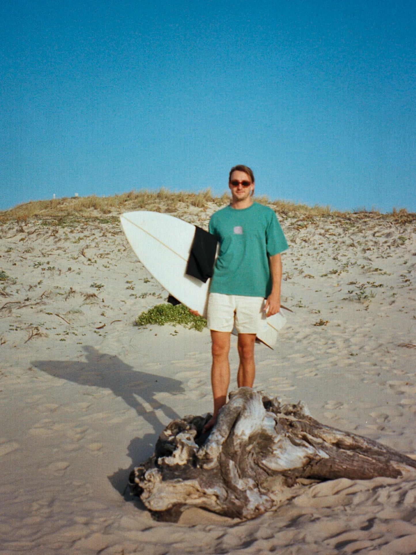 BEACH DAY RETRO TEE